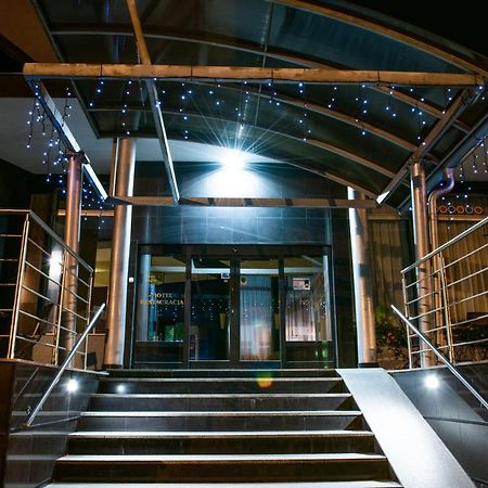 Perla Hotel Olesnica  Exterior photo