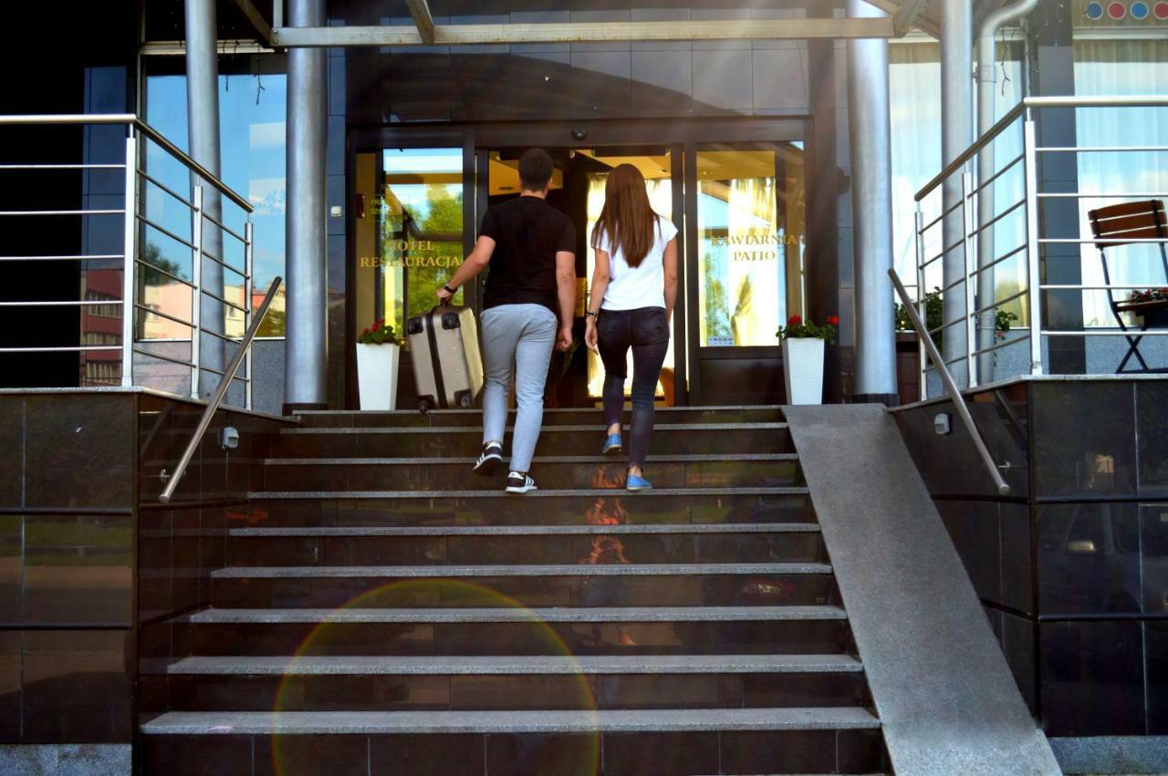 Perla Hotel Olesnica  Exterior photo